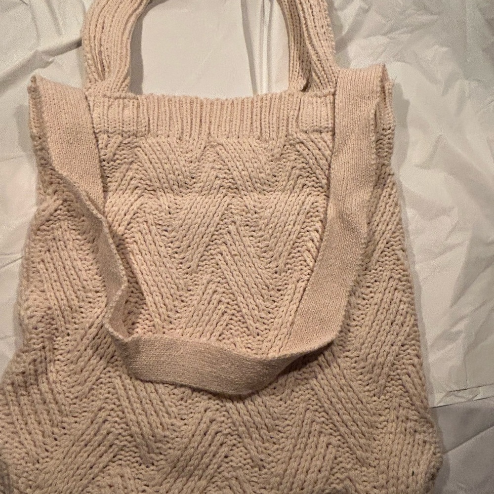 NWT Chic Knit Tote Bag in Cream
